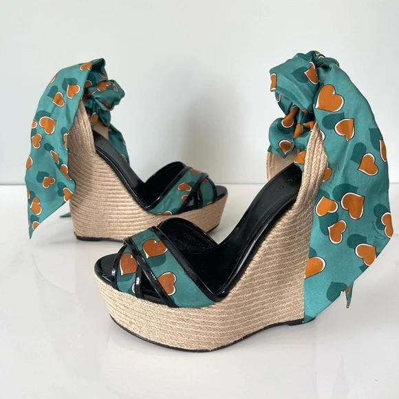 AUTHENTIC GUCCI RUNWAY WEDGE SANDALS - Picture 10 of 17